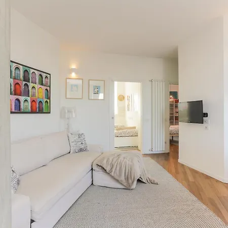 Bright Attic With Terrace Apartmán Milán